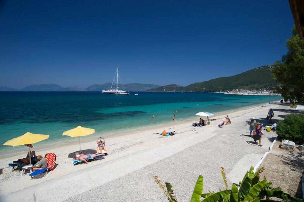 Happy Camp Mobile Homes In Camping Karavomilos Beach Sami  Exterior photo